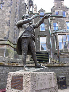 Statue of Adam Duncan in Dundee