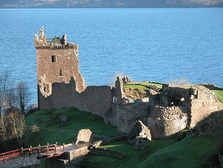 Urquhart Castle, Attacked by Andrew Murray