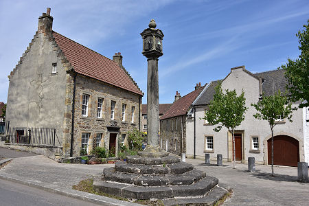 High Street and the Mercat Cross