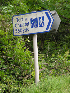 Sign to Torr a' Chaistel
