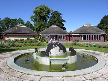 The Visitor Centre and Restaurant, with the Globe Fountain