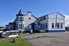 Cullen Bay Hotel