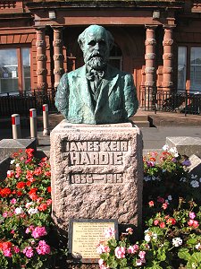 Bust of James Keir Hardie