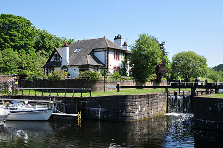 Lock-Keepers' Houses at Bowling Harbour
