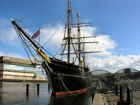 RRS Discovery at Discovery Point