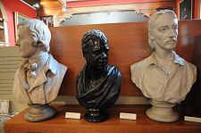 Busts of Burns, Scott and Stevenson