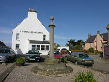 Mercat Cross and Crown & Anchor
