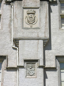 Crests on the South Front