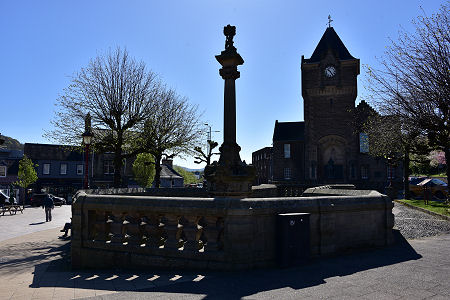 Mercat Cross and Burgh Chambers