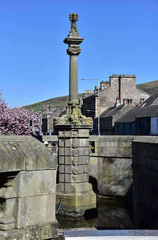 Mercat Cross