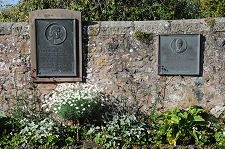 Memorials to John Witherspoon and John Pitcairn Mackintosh