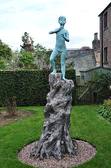 Statue of Peter Pan