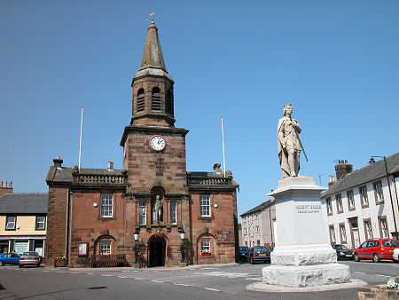 Town Hall and Robert the Bruce