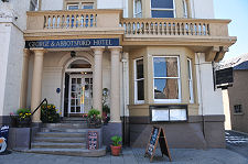 George and Abbotsford Hotel