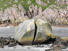 Fionnphort's Split Rock at Low Tide