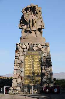 War Memorial, Corran Esplanade