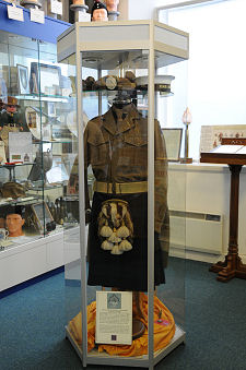 Officer's Uniform, Argyll & Sutherland Highlanders