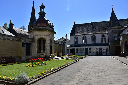 Burgh Hall and the War Memorial