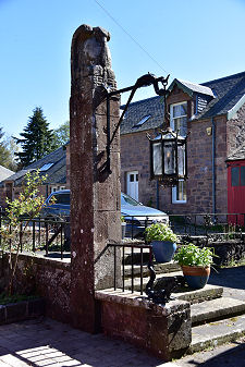 Lamp Outside Skirling House