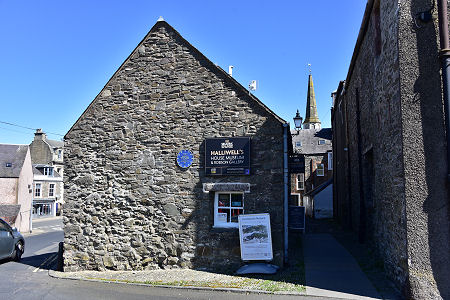 The Museum and Halliwell's Close