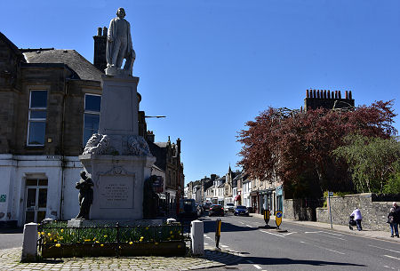 Statue of Mungo Park and High Street