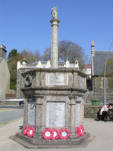 Mercat Cross and War Memorial