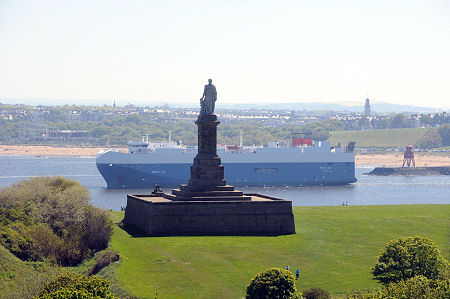The Collingwood Monument and the River Tyne