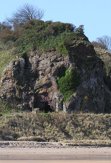 St Baldred's Cave, Seacliff